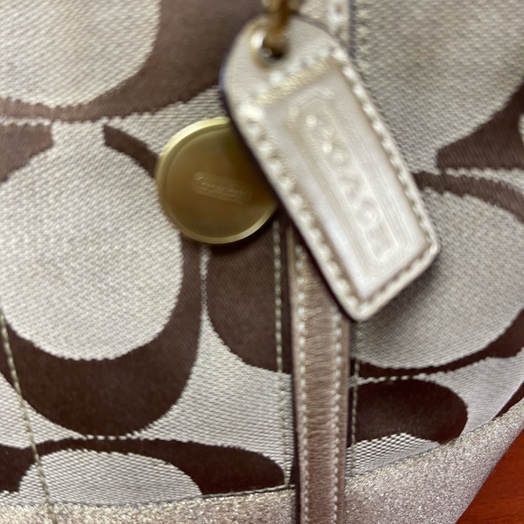 Coach Purse❤️❤️ - Picture 9 of 9